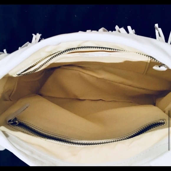 🎉HP🎉NWOT Vintage Hogan Fringed Handbag - Picture 4 of 8